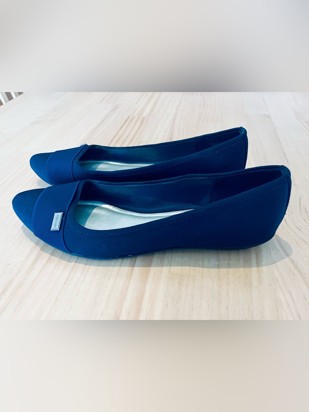 Anne Klein Navy iFlex Flats - Sz 9!